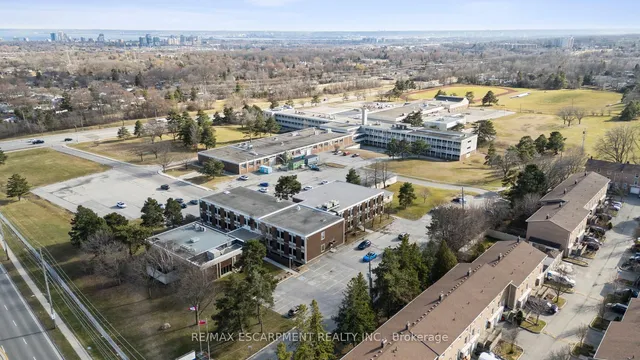 Additional property image - 2187 Sandringham Dr