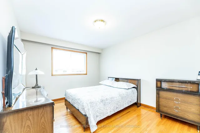 Additional property image - 7 Benrubin Dr