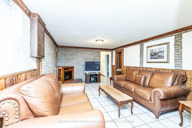 Additional property image - 7 Benrubin Dr