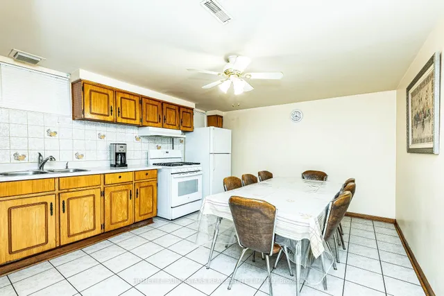 Additional property image - 7 Benrubin Dr