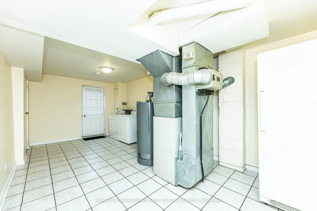 Additional property image - 7 Benrubin Dr