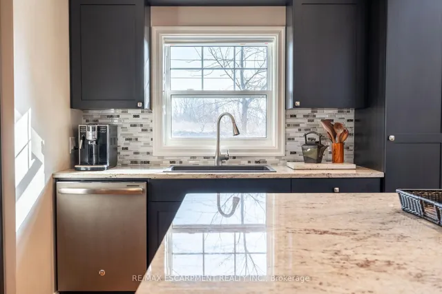 Additional property image - 5433 Sixth Line