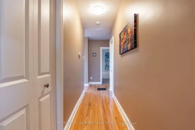 Additional property image - 5433 Sixth Line