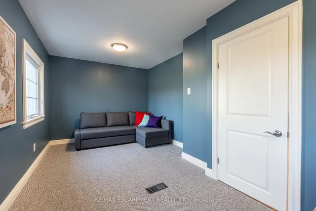 Additional property image - 5433 Sixth Line