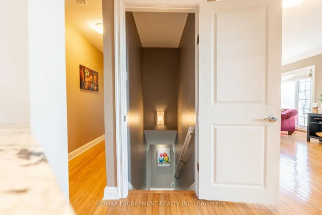 Additional property image - 5433 Sixth Line
