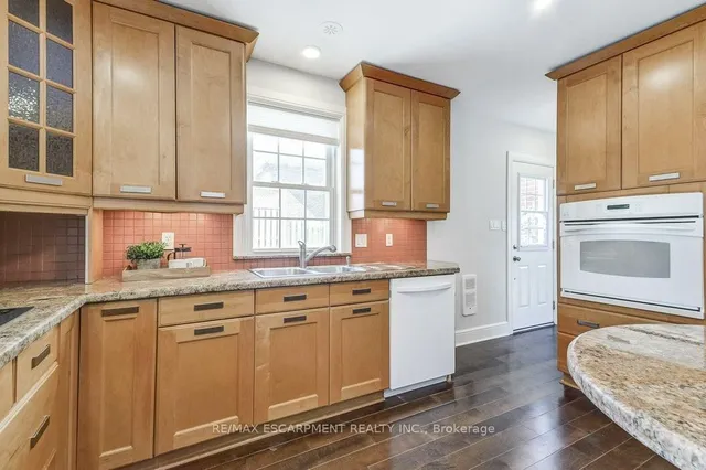 Additional property image - 174 Foxbar Rd