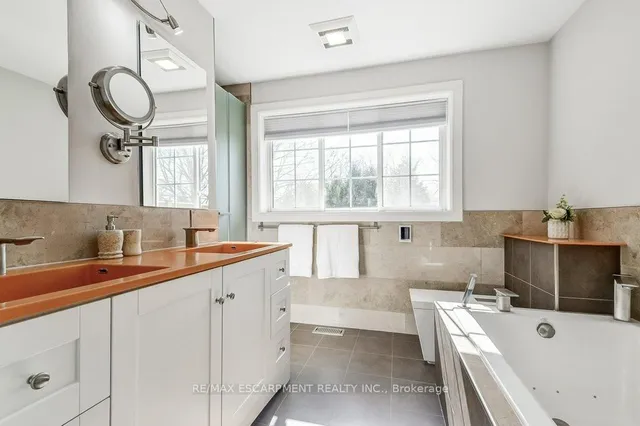 Additional property image - 174 Foxbar Rd
