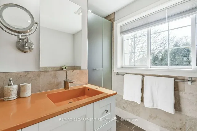 Additional property image - 174 Foxbar Rd