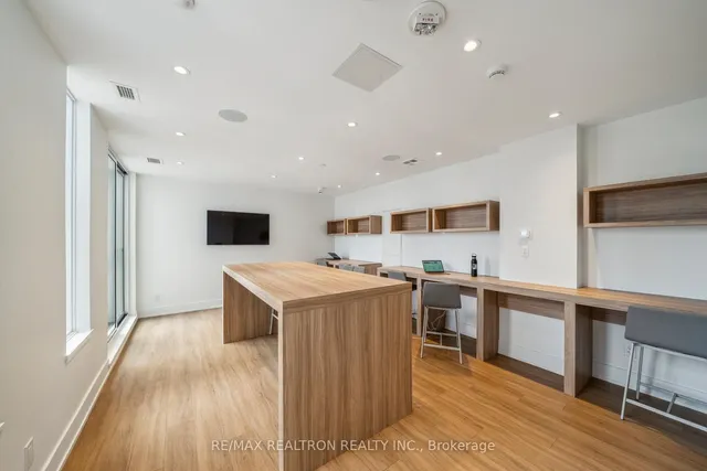 Additional property image - 3100 Keele St Unit 525