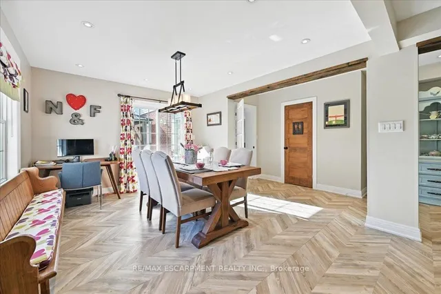 Additional property image - 693 King Rd