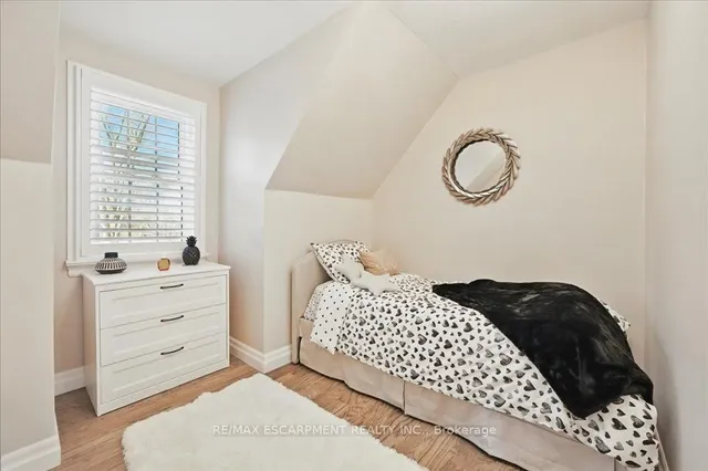 Additional property image - 693 King Rd