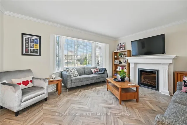 Additional property image - 693 King Rd