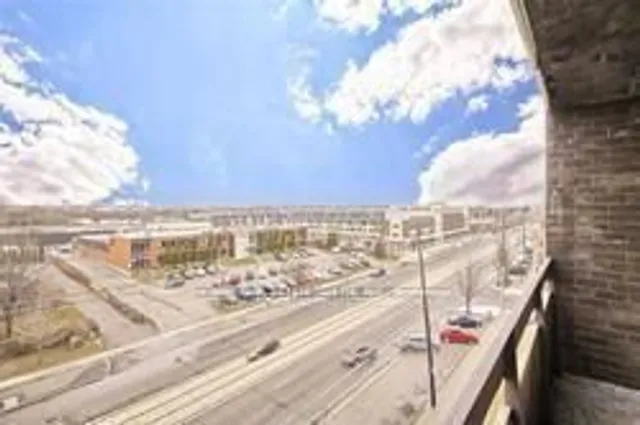 Additional property image - 3621 Lakeshore Blvd Unit 504