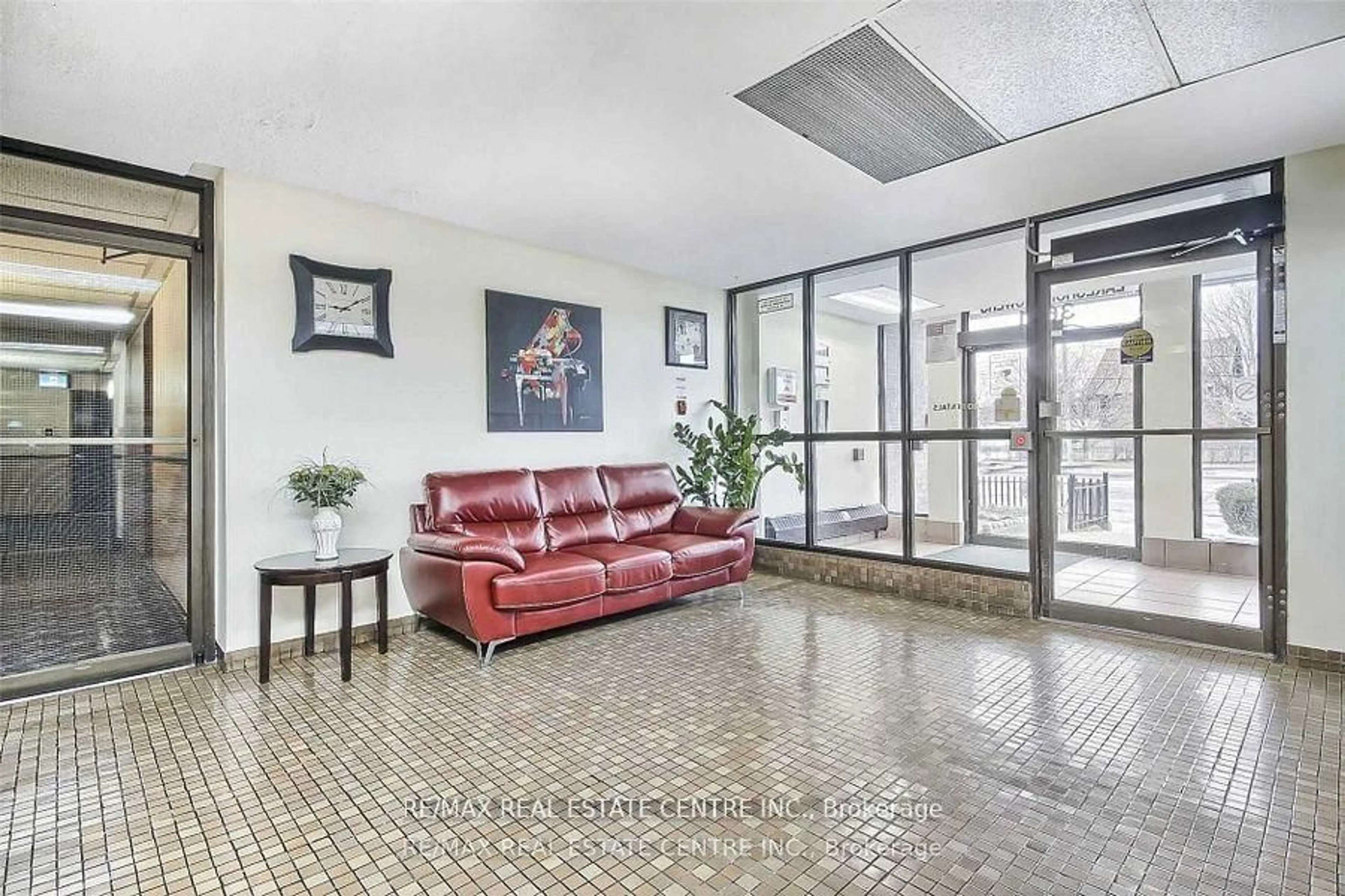 Unknown for 3621 Lakeshore Blvd #504, Toronto Ontario M8W 4W1