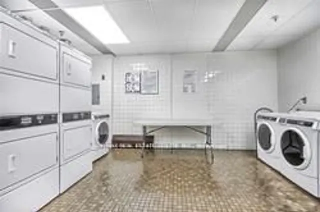 Additional property image - 3621 Lakeshore Blvd Unit 504