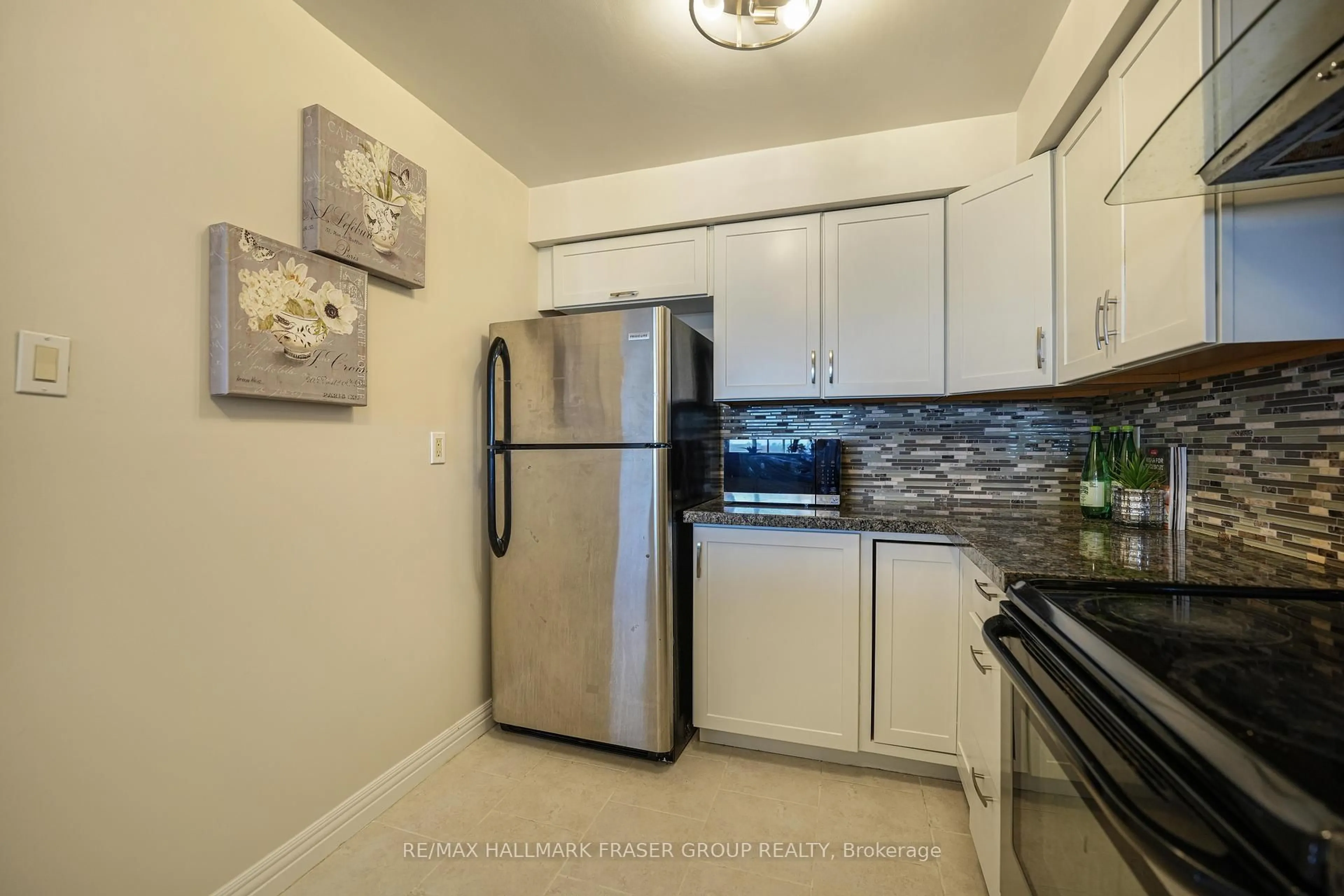 Standard kitchen, ceramic/tile floor for 3845 Lake Shore Blvd #1111, Toronto Ontario M8W 4Y3