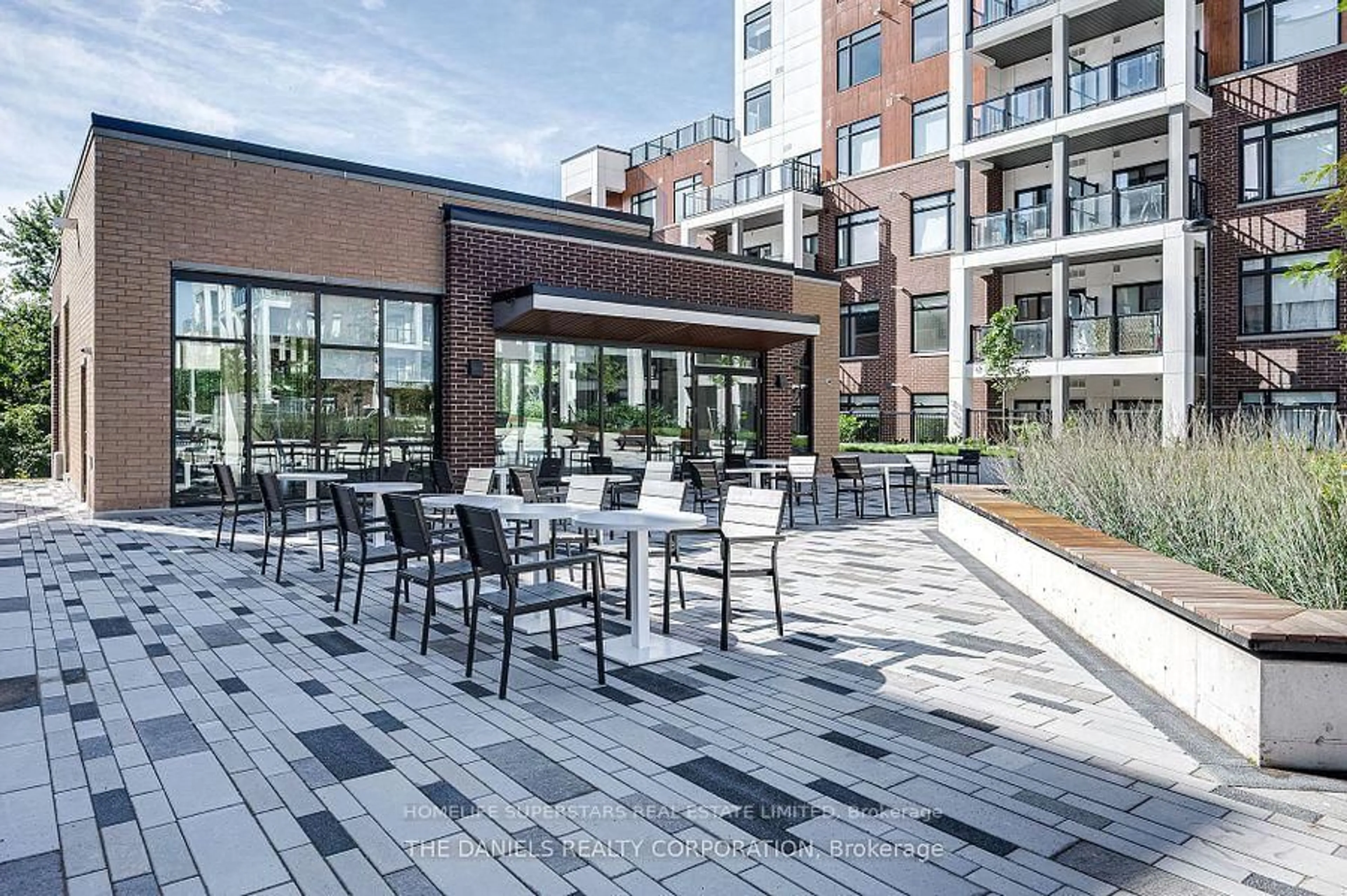 Patio, street for 160 Canon Jackson Dr #607, Toronto Ontario M6M 0B6