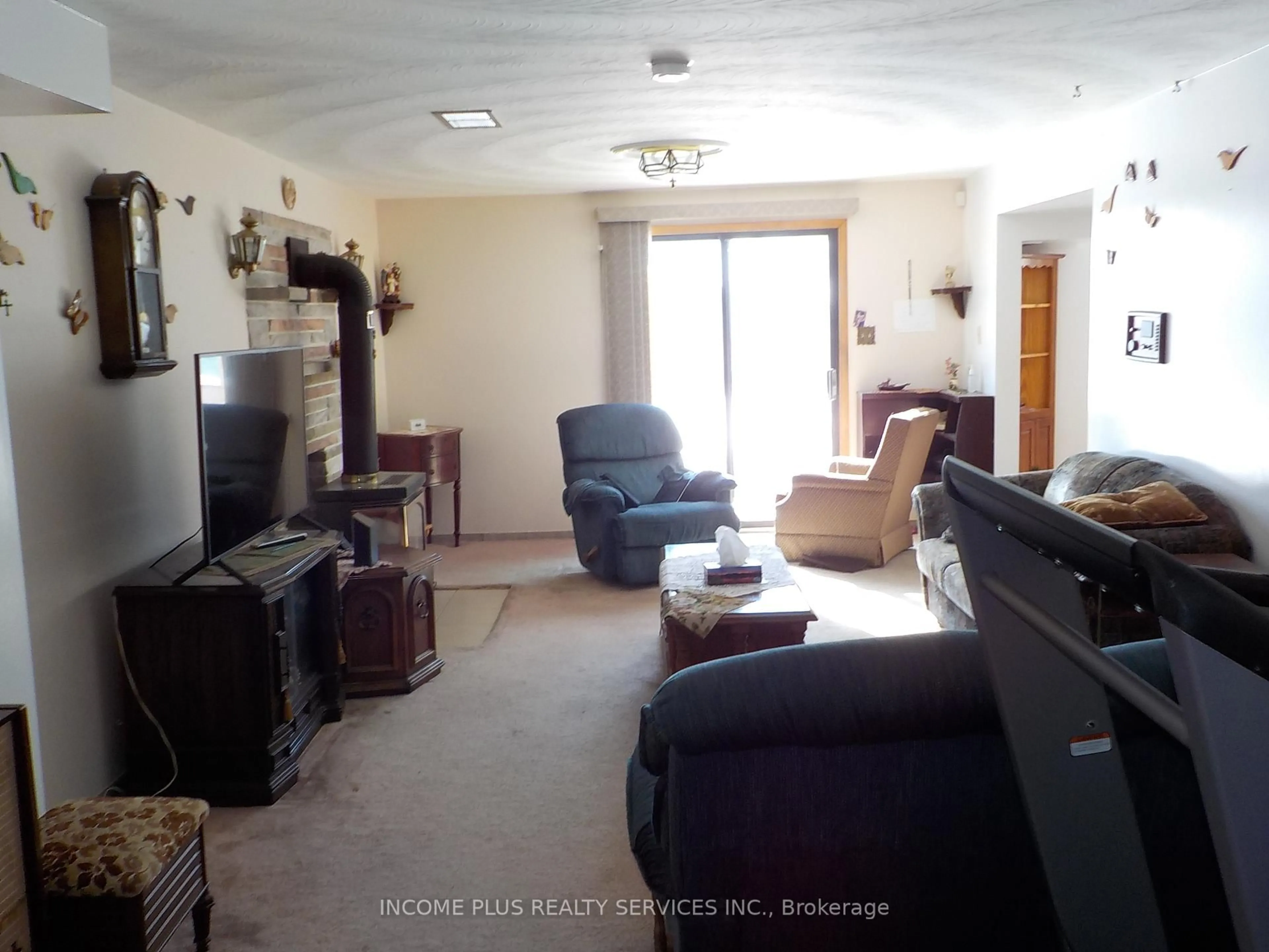 Living room with furniture, unknown for 335 Ranee Ave, Toronto Ontario M6A 1N9