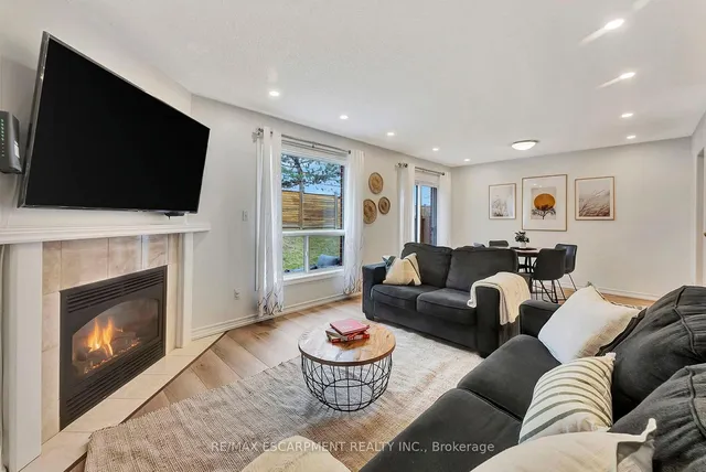 Additional property image - 2252 Walker's Line Unit 4
