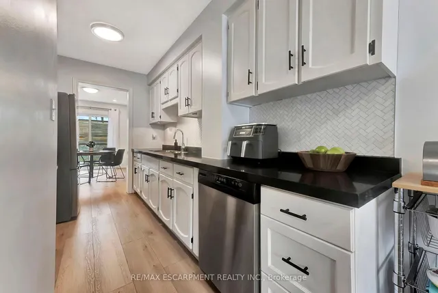 Additional property image - 2252 Walker's Line Unit 4