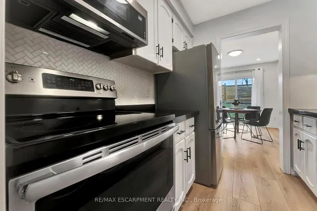 Additional property image - 2252 Walker's Line Unit 4