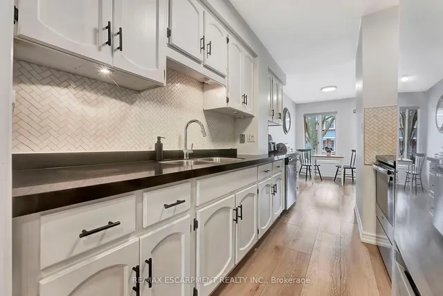 Additional property image - 2252 Walker's Line Unit 4