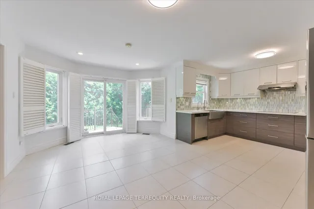 Additional property image - 2216 Dunvegan Ave