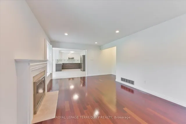 Additional property image - 2216 Dunvegan Ave