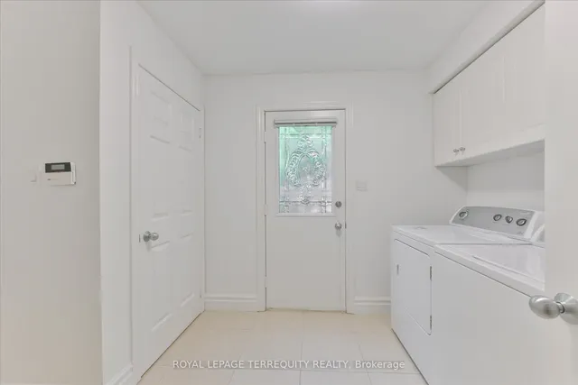 Additional property image - 2216 Dunvegan Ave
