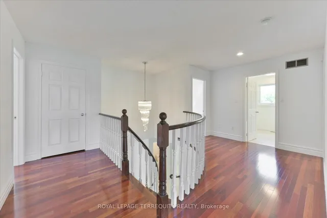 Additional property image - 2216 Dunvegan Ave