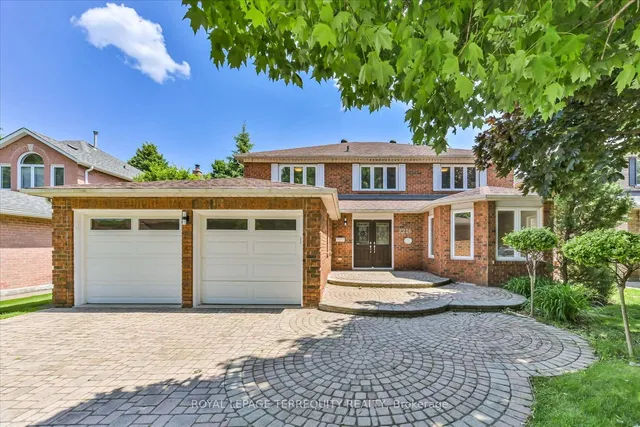 Additional property image - 2216 Dunvegan Ave