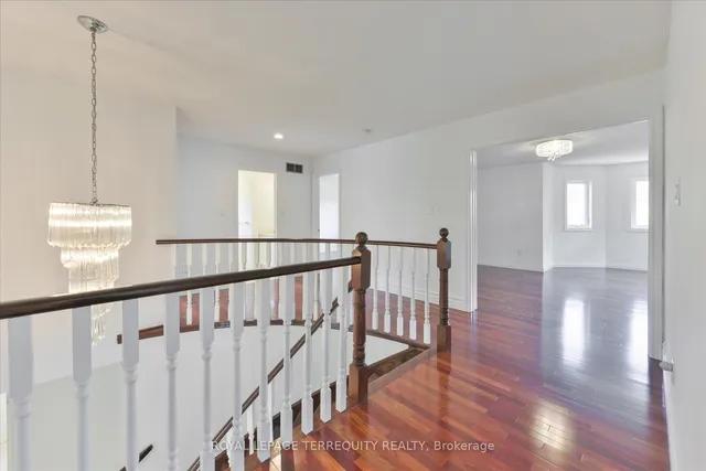 Additional property image - 2216 Dunvegan Ave