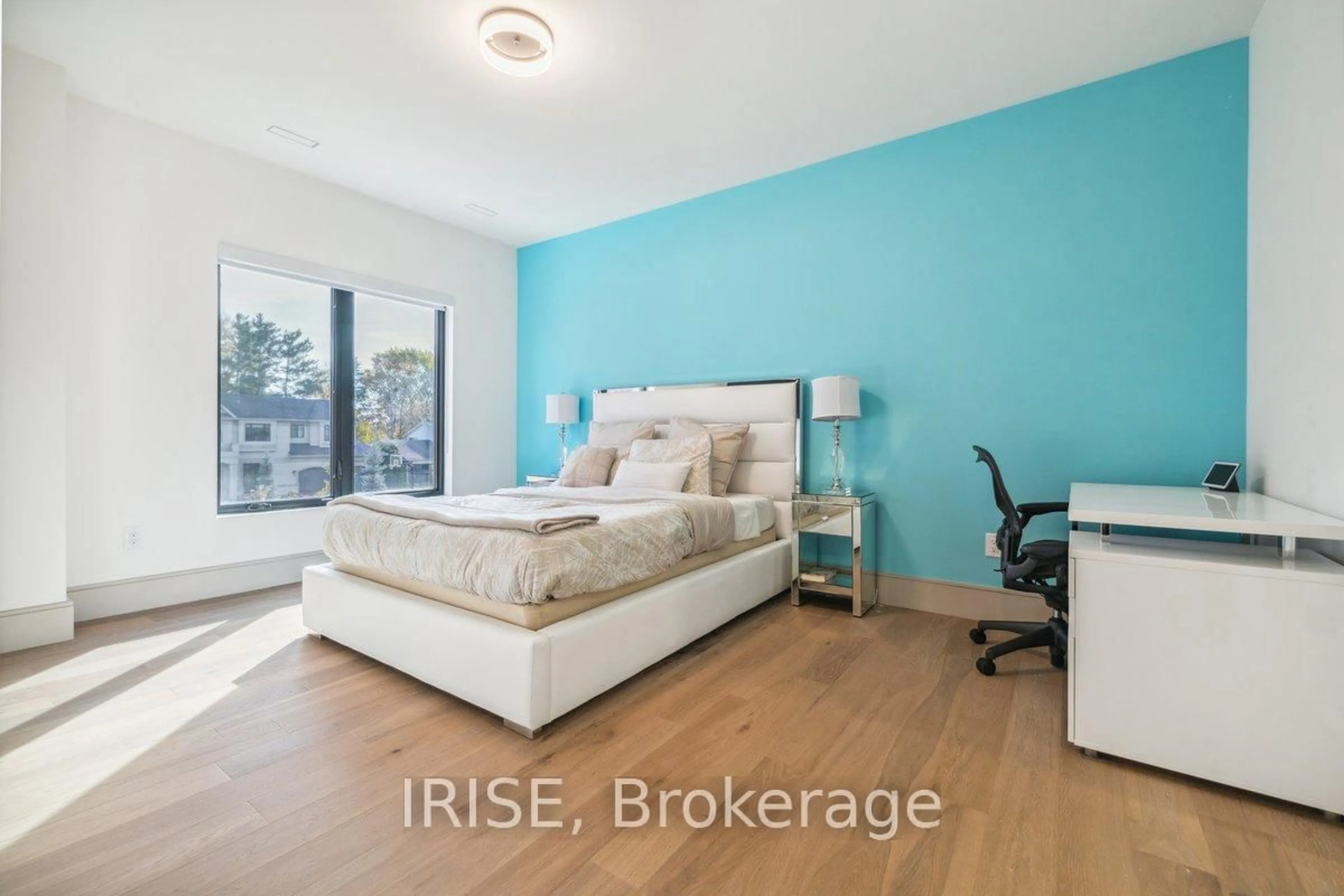 Bedroom with bed, unknown for 1453 Seagram Ave, Oakville Ontario L6L 1W9