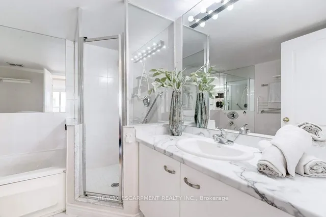 Additional property image - 1276 Maple Crossing Blvd Unit 1104