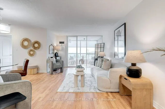 Additional property image - 1276 Maple Crossing Blvd Unit 1104