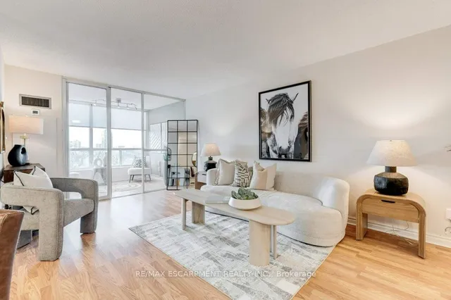 Additional property image - 1276 Maple Crossing Blvd Unit 1104