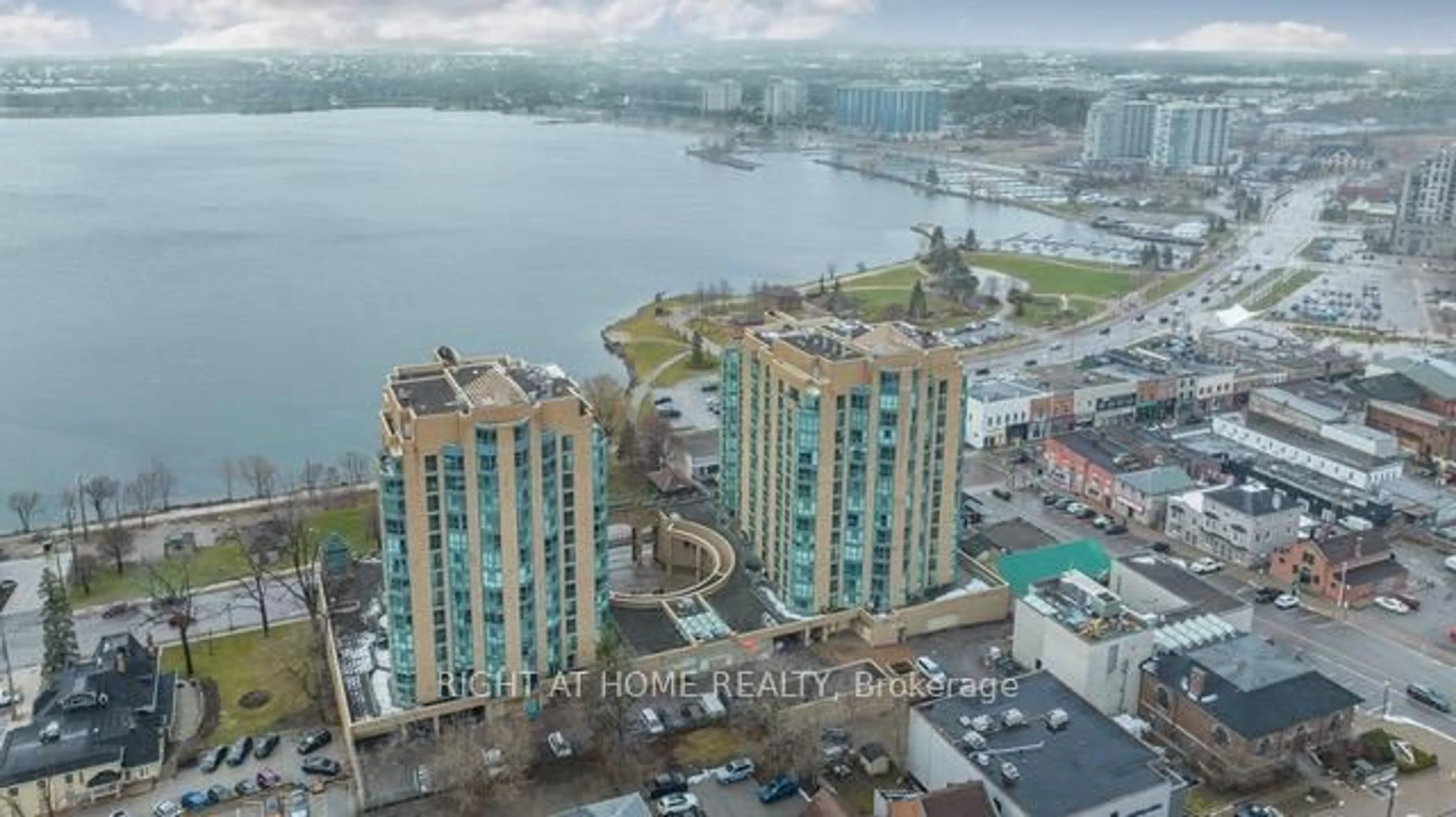 A pic from outside/outdoor area/front of a property/back of a property/a pic from drone, water/lake/river/ocean view for 150 Dunlop St #605, Barrie Ontario L4M 6H1