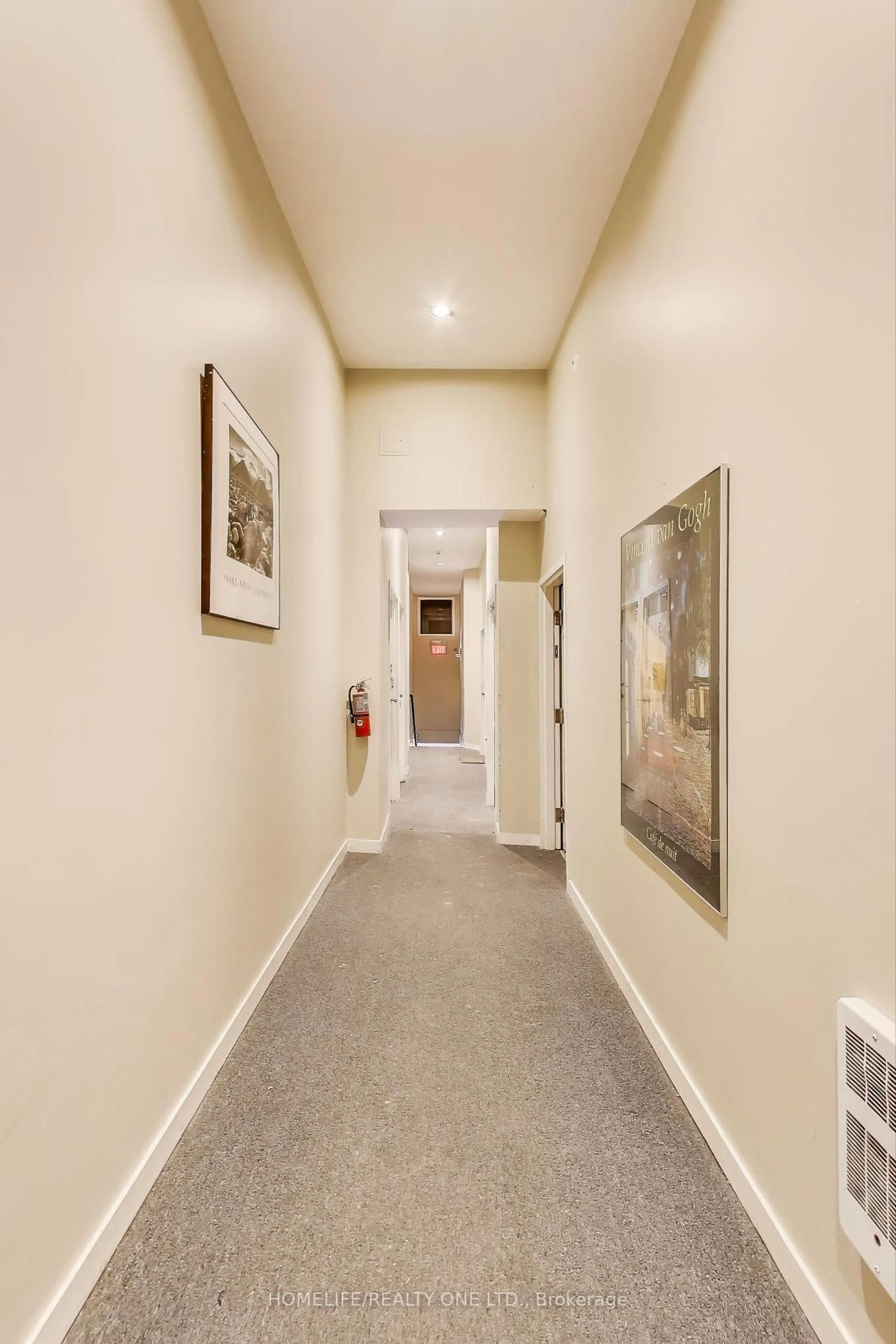 Indoor foyer for 166 Broadway N/A #3, Orangeville Ontario L9W 1K3