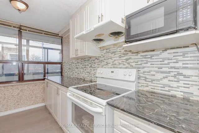 Additional property image - 18 Knightsbridge Rd Unit 304