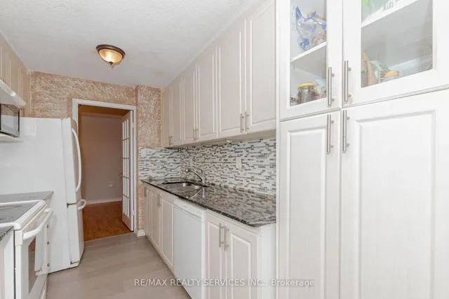 Additional property image - 18 Knightsbridge Rd Unit 304