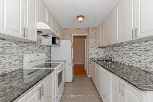 Additional property image - 18 Knightsbridge Rd Unit 304