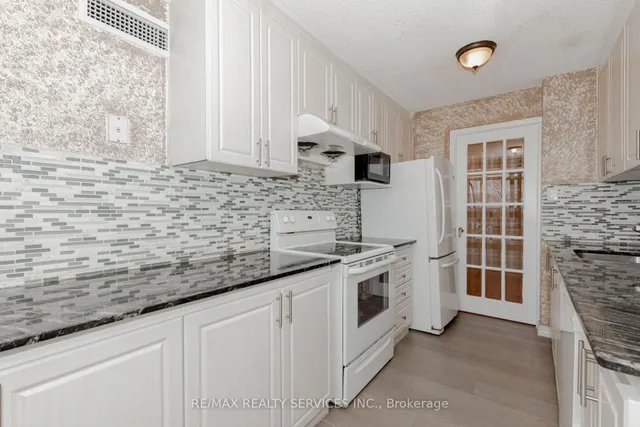 Additional property image - 18 Knightsbridge Rd Unit 304