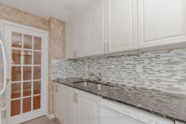 Additional property image - 18 Knightsbridge Rd Unit 304