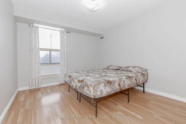 Additional property image - 18 Knightsbridge Rd Unit 304