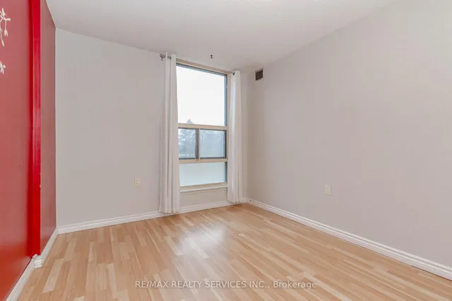 Additional property image - 18 Knightsbridge Rd Unit 304