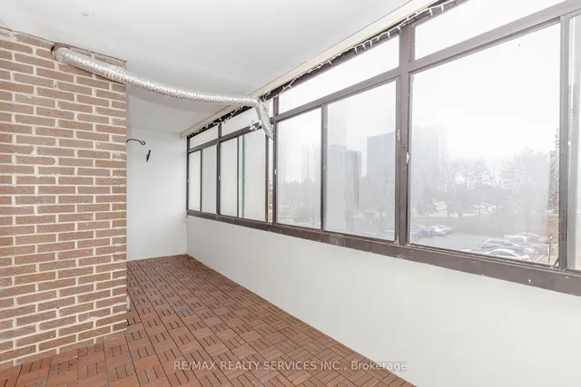 Additional property image - 18 Knightsbridge Rd Unit 304