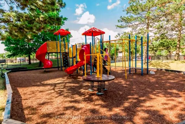 Additional property image - 18 Knightsbridge Rd Unit 304