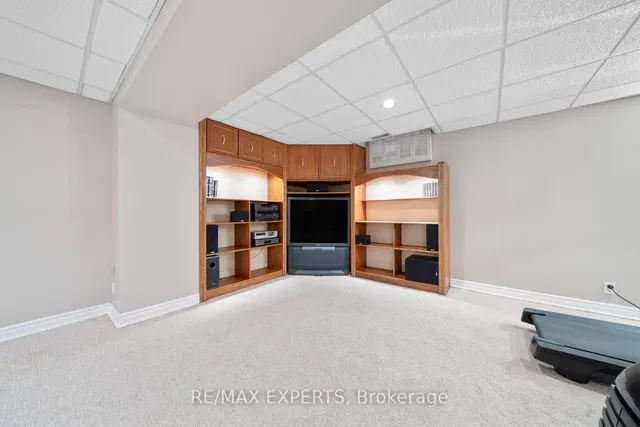 Additional property image - 600 Amesbury Ave
