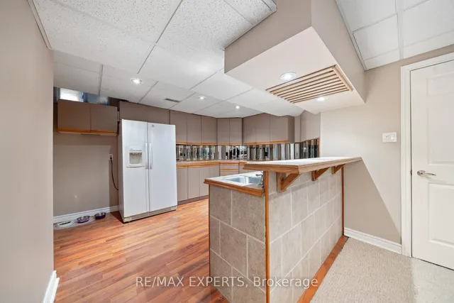 Additional property image - 600 Amesbury Ave