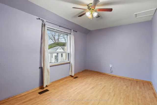 Additional property image - 330 Gilmour Ave